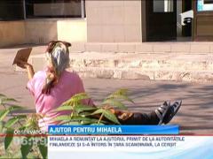 Finlandezii sunt fascinati de o tanara cersetoare romanca