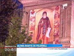 UPDATE / 130 de mii de enoriasi s-au inchinat la moastele sfintilor Dumitru si Nectarie