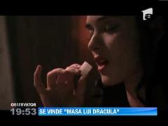 Masa pe care a fost scris "Dracula", scoasa la licitatie