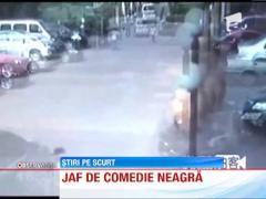 Un barbat a fost jefuit de doua ori in cateva secunde!