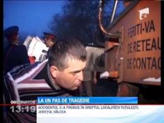 Un TIR a fost spulberat de tren in Valcea