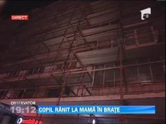 Un copil a ajuns la spital dupa ce a fost ranit de o teava aruncata de un muncitor de pe o schela