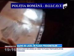 O clasa intreaga de eleve din Arges a fost racolata de proxeneti! Fetele erau sechestrate in apartamente de lux si obligate sa prostitueze