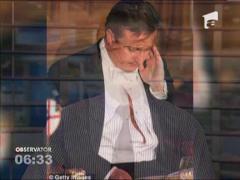 Incident stanjenitor pentru David Cameron. Aproape toti nasturii camasii sale s-au deschis din senin