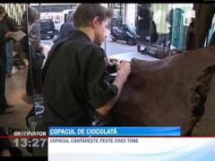 Un maestru patiser din Franta a creat un copac integral din ciocolata
