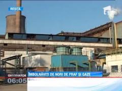 Situatie disperata pentru locuitorii unui cartier din Resita! Oamenii se lupta zilnic cu tone de praf toxic purtat de vant de la un combinat siderurgic