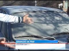 Mii de oameni dintr-un cartier resitean sunt intoxicati zilnic de praful si gazele toxice