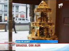 Brad de Craciun realizat integral din aur