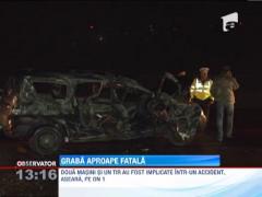 Doua masini si un TIR au fost implicate intr-un accident grav pe DN1