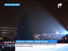 S-au aprins luminitele de Craciun