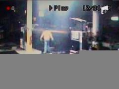 Un barbat din Suceava a devastat o benzinarie, dupa care s-a luat la cearta cu politistii