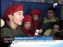 Radu Mazare a mers la vot inconjurat de o armata de fete