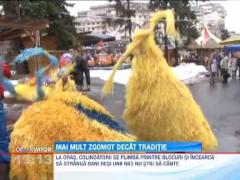 Mai mult zgomot decat traditie