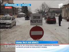 Salvarea a venit pe senile pentru mai multi romani aflati in zonele afectate de zapada din Vrancea