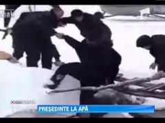 Presedintele Georgiei a avut parte de o baie mult prea racoroasa, in plina iarna