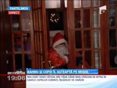 Cei doi baieti ai Adrianei Bahmuteanu l-au intalnit pe Mos Craciun