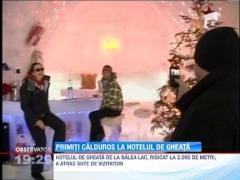 Sute de turisti au vizitat "Hotelul de gheata" de la Balea Lac