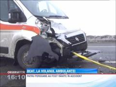 Un sofer de ambulanta a condus beat si a provocat un accident