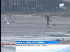 Prima baie in mare