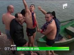 Suporterii Otelului au infruntat de Boboteaza apa rece ca gheata