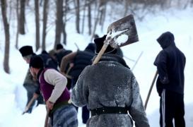 Autoritatile ignora "harta vantului" de la INMH! Prefera sa plateasca milioane de euro unor firme de deszapezire in loc sa caute solutii in zonele cu probleme