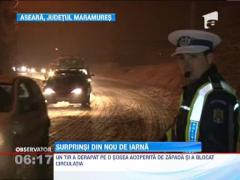 Circulatia a fost blocata timp de o ora pe o sosea din Maramures, dupa ce un un TIR a derapat