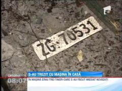 Trei tineri ametiti de alcool au intrat cu masina in casa unor batrane