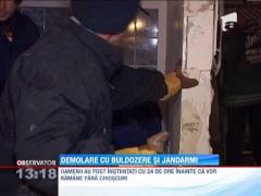 Zeci de chioscuri construite ilegal au fost puse la pamant, in Craiova