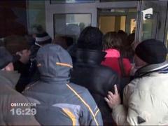 Soferii s-au calcat in picioare la schimba carnetele de conducere