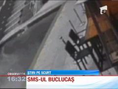 A cazut in piscina in timp ce trimitea un SMS