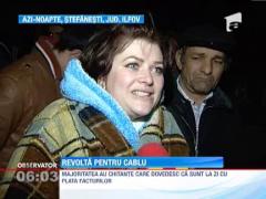 Localnicii dintr-o comuna ilfoveana i-au sechestrat pe angajatii unei companii de cablu. Oamenii au fost revoltati ca nu au putut sa vada meciul Ajax-Steaua