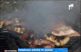 Soarele i-a scos din case pe romani: cei mai multi au ales prepararea unui gratar