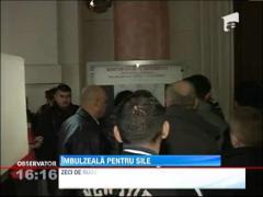Zeci de prieteni si rude au vrut sa intre in sala in care Sile Camataru isi cerea libertatea