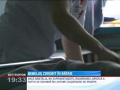 Caz infiorator la Arad! Un bebelus de doar doua luni a ajuns in stare grava la spital dupa ce ar fi fost batut chiar de parintii lui