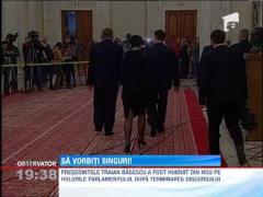 Traian Basescu a fost huiduit din nou pe holurile Parlamentului