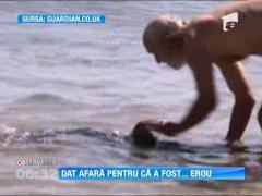 Concediat pentru ca s-a luptat cu un rechin care ameninta cativa copii!