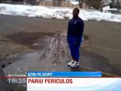 Pariu periculos pentru un dolar! Vezi AICI ce a patit un tanar dornic de adrenalina