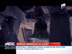 SPECIAL: Biserica amenintata de clopot. Are 500 de kilograme si pericliteaza stabilitatea lacasului de cult