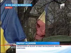 Protest in fata Guvernului: 600 de persoane au blocat strada