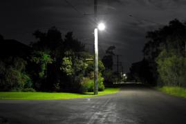 Primarul din comuna gorjeana Negomir vrea sa opreasca iluminatul public cand e luna plina