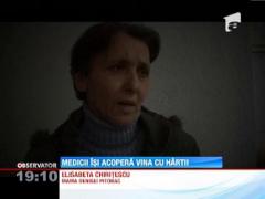 Medicii Spitalului din Ramnicu Valcea au incercat sa-si acopere vina in cazul tinerei care a nascut singura