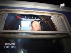 Sute de oameni au asteptat ore intregi sa ajunga la destinatie, dupa ce hotii au furat cablurile de alimentare de pe tronsonul Bucuresti - Ploiesti