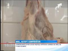 Credinciosii catolici au mers sa-si achizioneze mielul pentru Paste