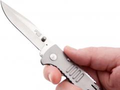 EXCLUSIV Reporterii Observator au demonstrat ca armele pot fi introduse in scolile din Romania fara dificultati