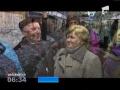 Seara dansanta la metrou! Pensionarii din Kiev petrec o data pe saptamana in subteran
