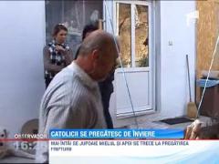 Catolicii se pregatesc de Inviere