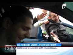 Sase tineri din Dej s-au filmat in timp ce mergeau haotic cu masinile pe un drum judetean