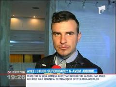 Sute de someri s-au calcat in picioare pentru un loc de munca