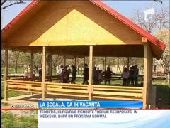 Elevii si profesorii au recuperat ziua libera de Paste