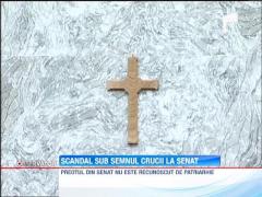 Crucea discordiei aprinde spiritele in Senat!